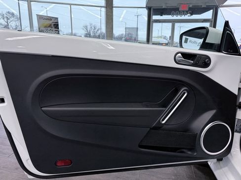 Used 2018 Volkswagen Beetle 2.0T SE image 26