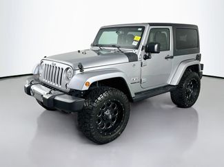 Used 2017 Jeep Wrangler Sahara w/ Connectivity Group AWD/4WD video 3