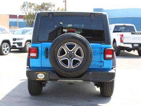 Used 2022 Jeep Wrangler Unlimited Sport AWD/4WD image 4