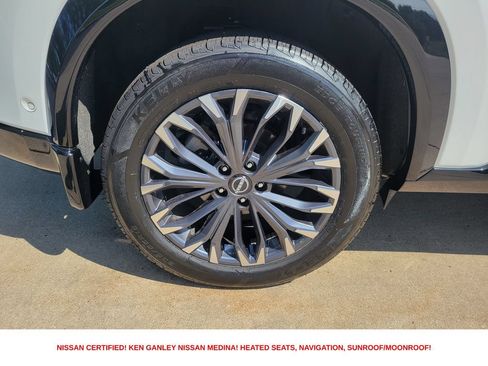 Certified 2025 Nissan Rogue Platinum w/ Tech Package AWD/4WD image 21