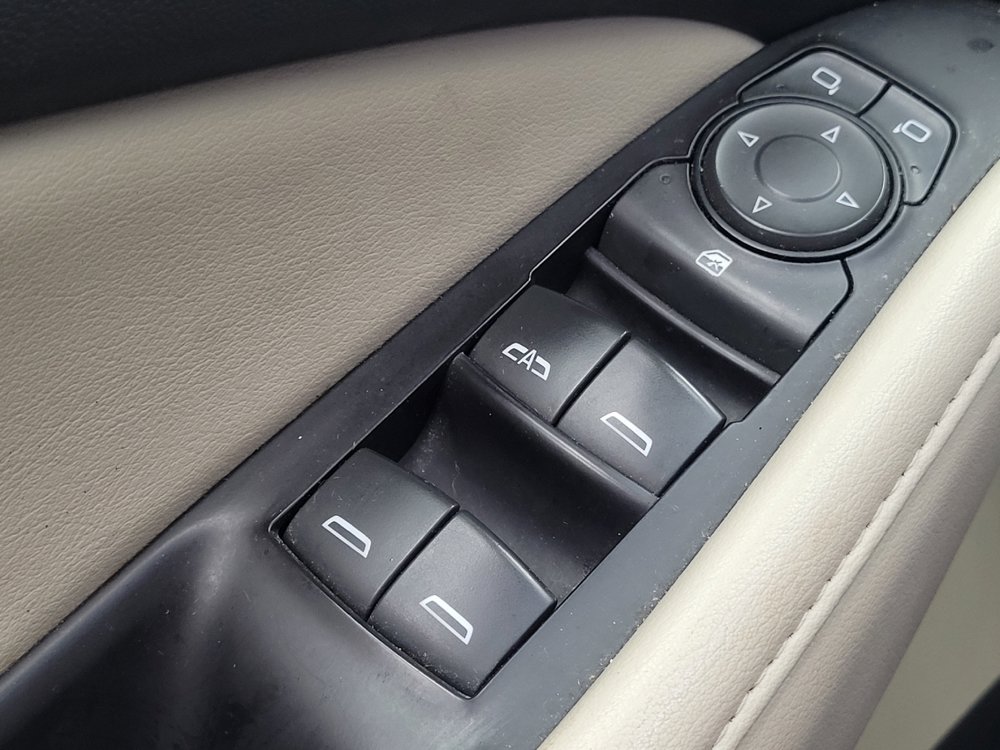 Used 2019 Buick Enclave Essence FWD image 27
