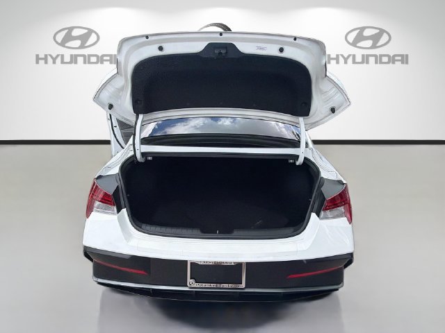 Used 2024 Hyundai Elantra SEL w/ Convenience Package FWD image 28