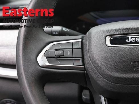 Used 2024 Jeep Compass Latitude AWD/4WD image 14