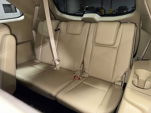 Used 2017 Toyota Highlander XLE AWD/4WD image 18