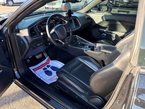 Used 2016 Dodge Challenger SXT Plus image 10