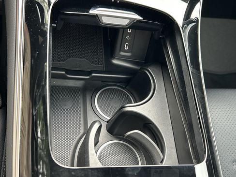 Certified 2025 Mercedes-Benz GLC 300 image 36