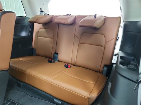 Used 2025 Nissan Pathfinder Platinum w/ Black Appearance Package image 43