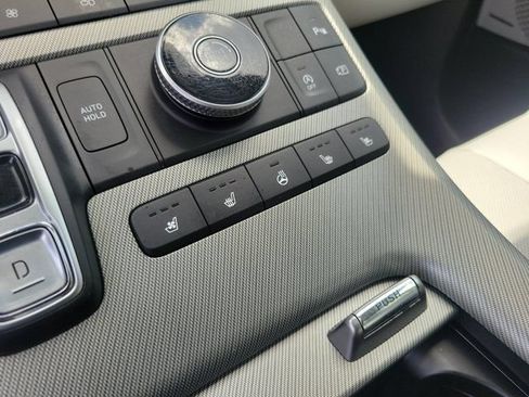 Used 2024 Hyundai Palisade SEL Premium w/ Premium Package FWD image 31