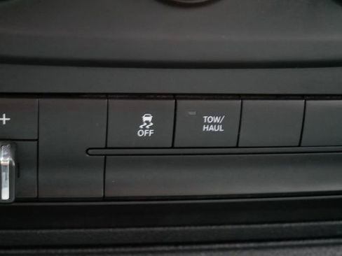 Used 2017 RAM 1500 Classic SLT image 26