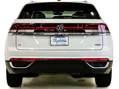 Used 2024 Volkswagen Atlas Cross Sport SE AWD/4WD image 7