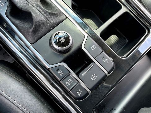 Used 2023 Kia Sorento SX FWD image 40
