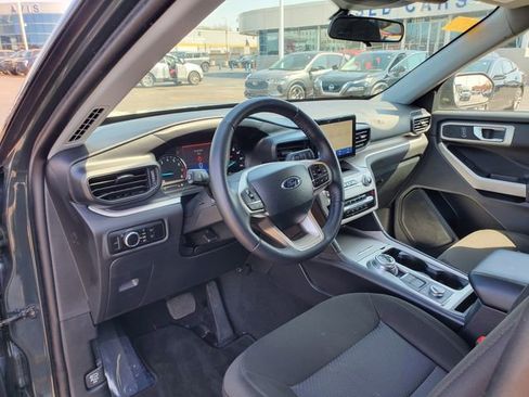 Used 2024 Ford Explorer XLT AWD/4WD image 11