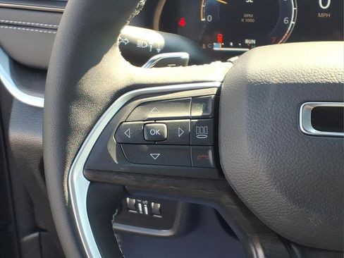 New 2026 Jeep Grand Cherokee Altitude image 13