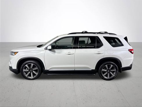 Used 2023 Honda Pilot Elite image 9