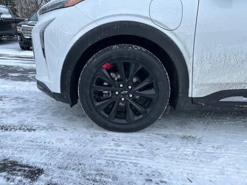 Used 2023 Chevrolet Bolt EUV Premier w/ Sun & Sound Package image 10