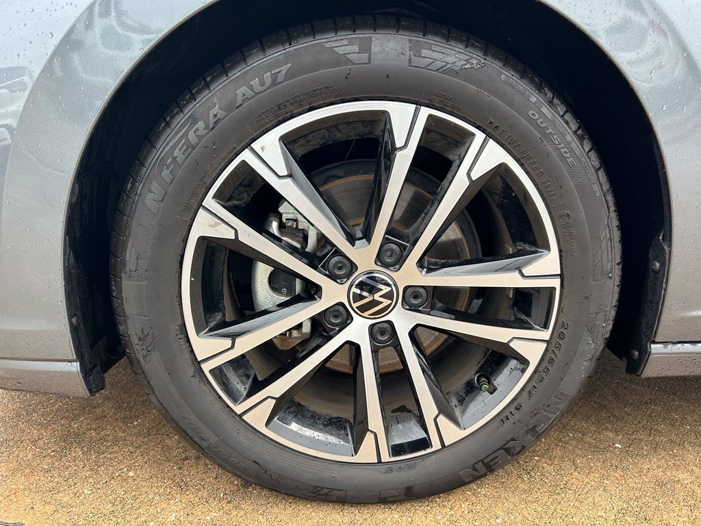 Used 2026 Volkswagen Jetta SE FWD image 33
