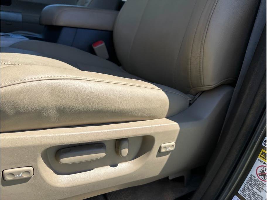 Used 2008 Toyota Sequoia Platinum AWD/4WD image 17