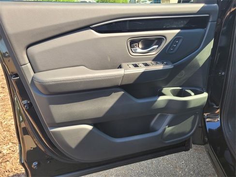 New 2025 Honda Pilot EX-L image 7