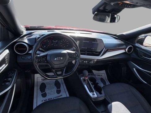 Used 2024 Chevrolet Trax RS image 30