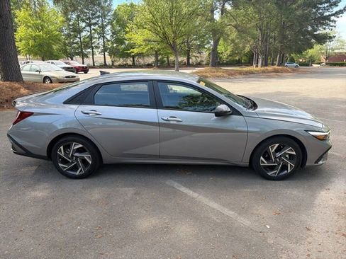 Used 2025 Hyundai Elantra Sport w/ Cargo Package image 6