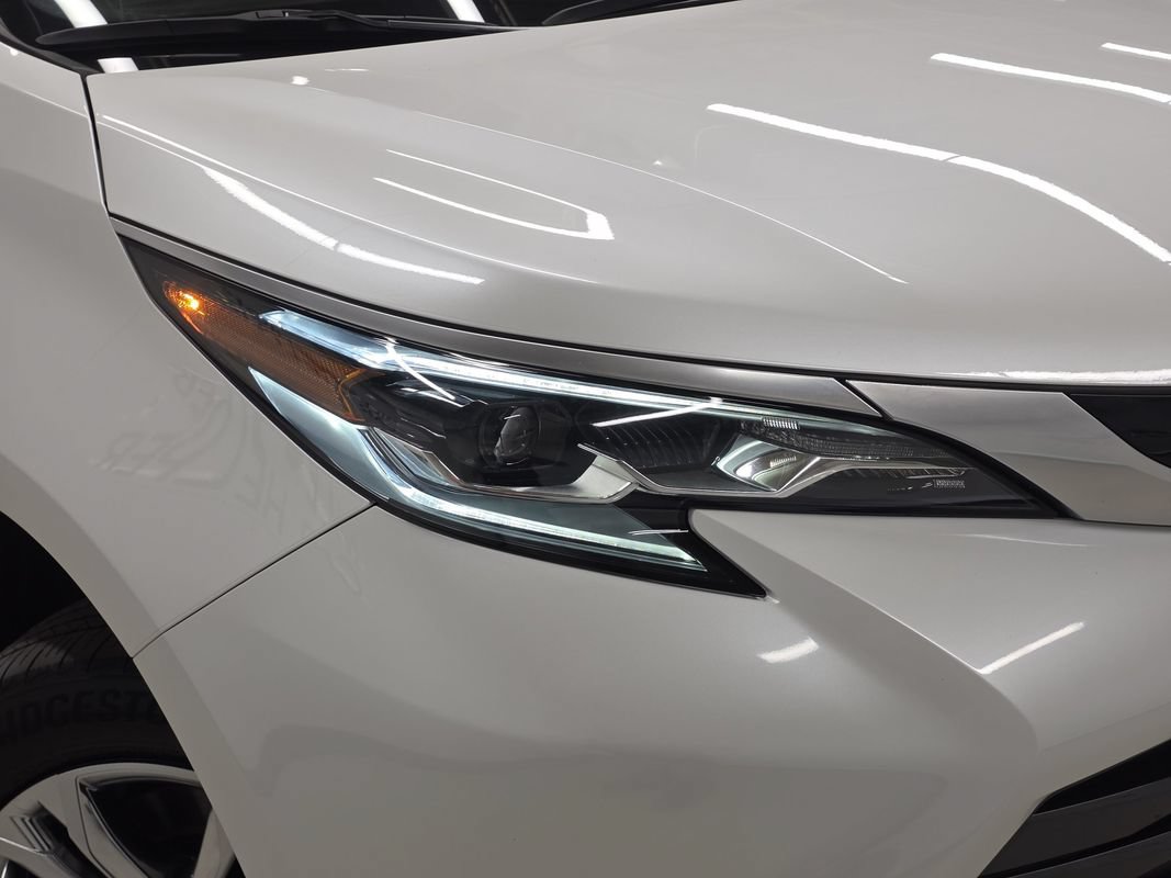 Used 2024 Toyota Sienna Platinum AWD/4WD image 51