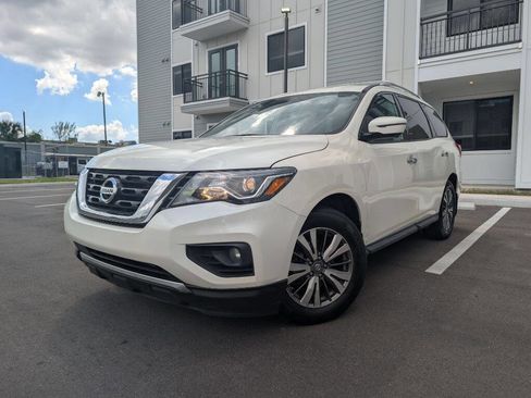Used 2018 Nissan Pathfinder SL w/ Cargo Package image 1