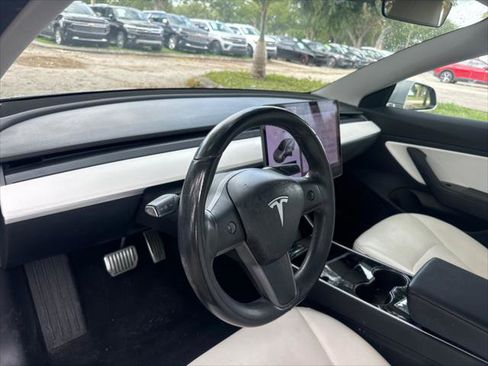 Used 2018 Tesla Model 3 Long Range image 12