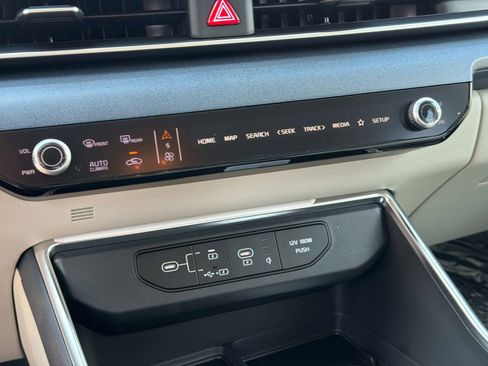 New 2026 Kia Carnival EX FWD image 23