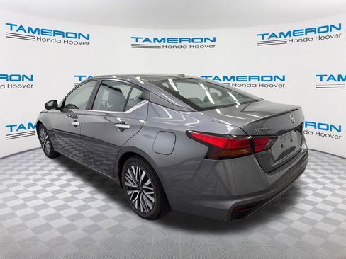 Used 2024 Nissan Altima 2.5 SV FWD image 3