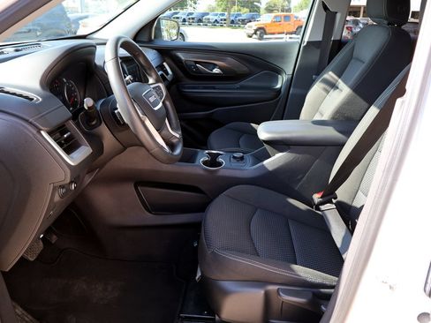 Used 2024 GMC Terrain SLE FWD image 17