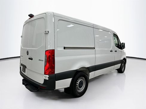 Used 2025 Mercedes-Benz Sprinter 2500 image 8