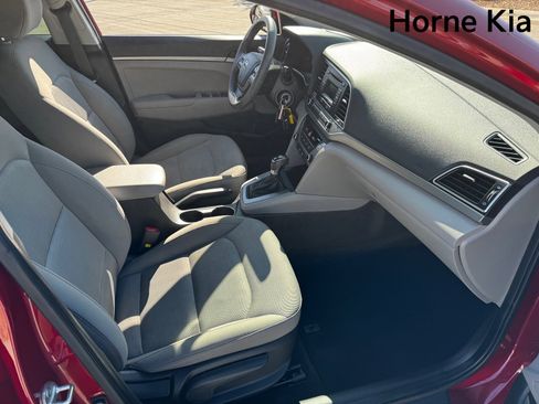 Used 2017 Hyundai Elantra SE image 24