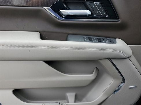 New 2026 GMC Yukon Elevation image 17