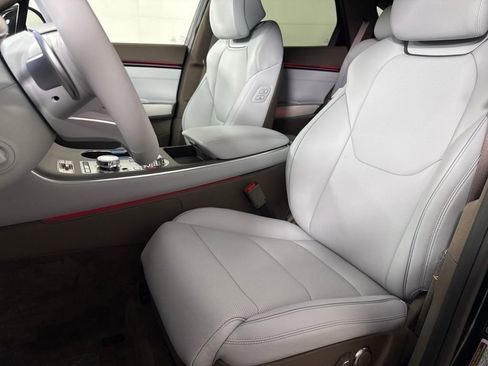 New 2026 Genesis GV70 2.5T Advanced image 10