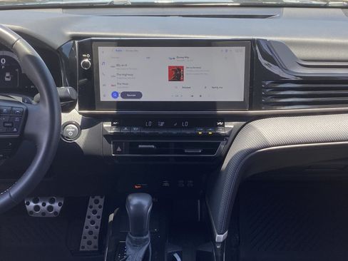 Used 2026 Toyota Camry SE w/ Multimedia Upgrade Package FWD image 14