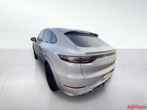 Used 2021 Porsche Cayenne Coupe image 3