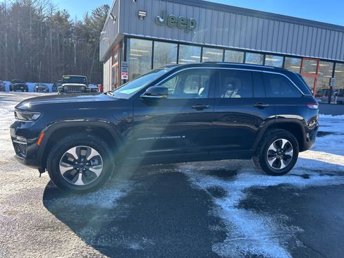 Used 2023 Jeep Grand Cherokee 4WD 4xe w/ Luxury Tech Group II image 10