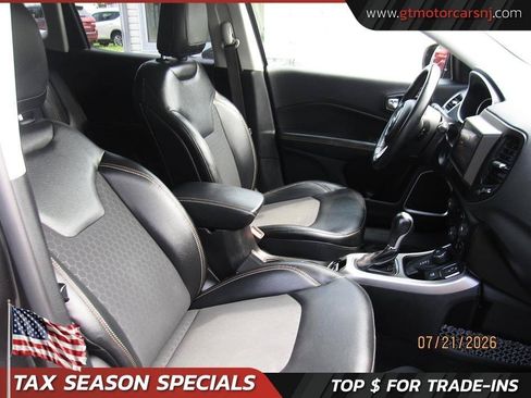 Used 2017 Jeep Compass Latitude w/ Popular Equipment Group AWD/4WD image 15