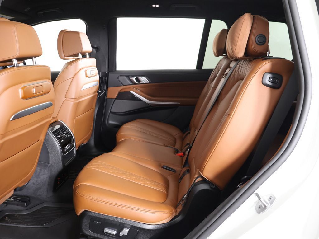 Used 2025 BMW X7 M60i w/ Executive Package AWD/4WD image 41