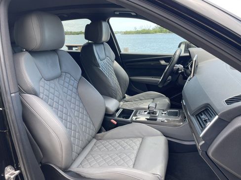 Used 2018 Audi SQ5 Prestige w/ Prestige Package AWD/4WD image 11