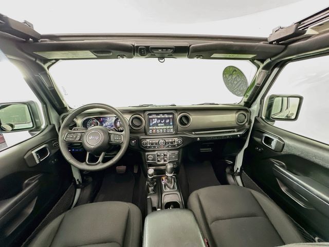 Used 2023 Jeep Wrangler Unlimited w/ Sun & Screen Package AWD/4WD image 3