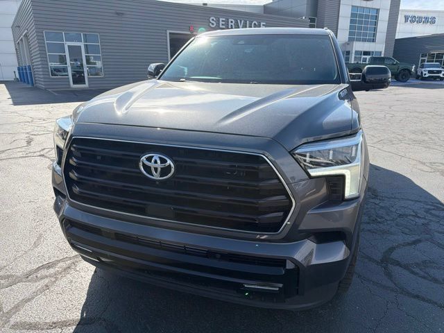 Used 2026 Toyota Sequoia Limited w/ Tow Technology Package AWD/4WD image 12