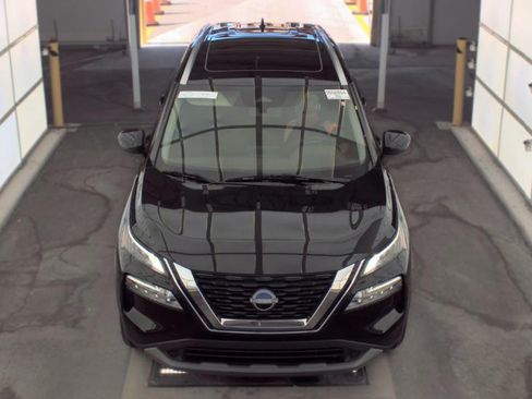 Used 2023 Nissan Rogue SV w/ SV Premium B Package FWD image 2