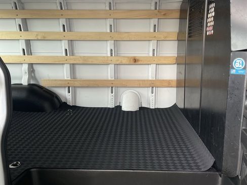 Used 2024 GMC Savana 2500 w/ Driver Convenience Package image 15