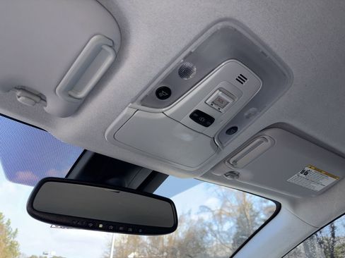 Used 2019 Toyota Prius Limited image 20