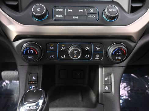 Used 2019 GMC Acadia Denali w/ Technology Package AWD/4WD image 31