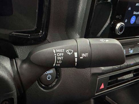 Used 2025 Toyota Camry SE image 23