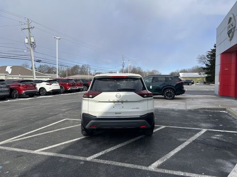 Used 2023 Nissan Rogue SV image 8