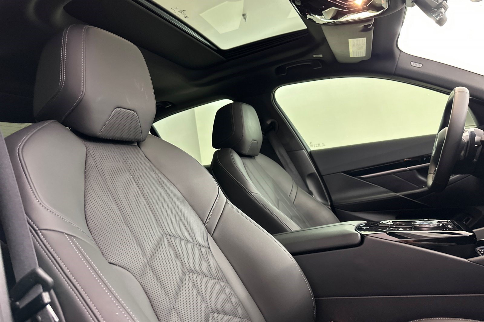 Certified 2024 BMW 530i w/ Convenience Package RWD image 26
