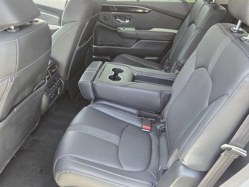 Used 2025 Honda Pilot EX-L image 12